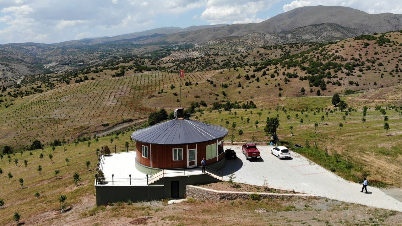 Erzincan’da 360 derece dönen ev