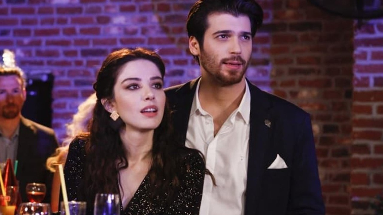 Can Yaman ve Özge Gürel�li Bay Yanlış�ın müziklerini hangi başarılı