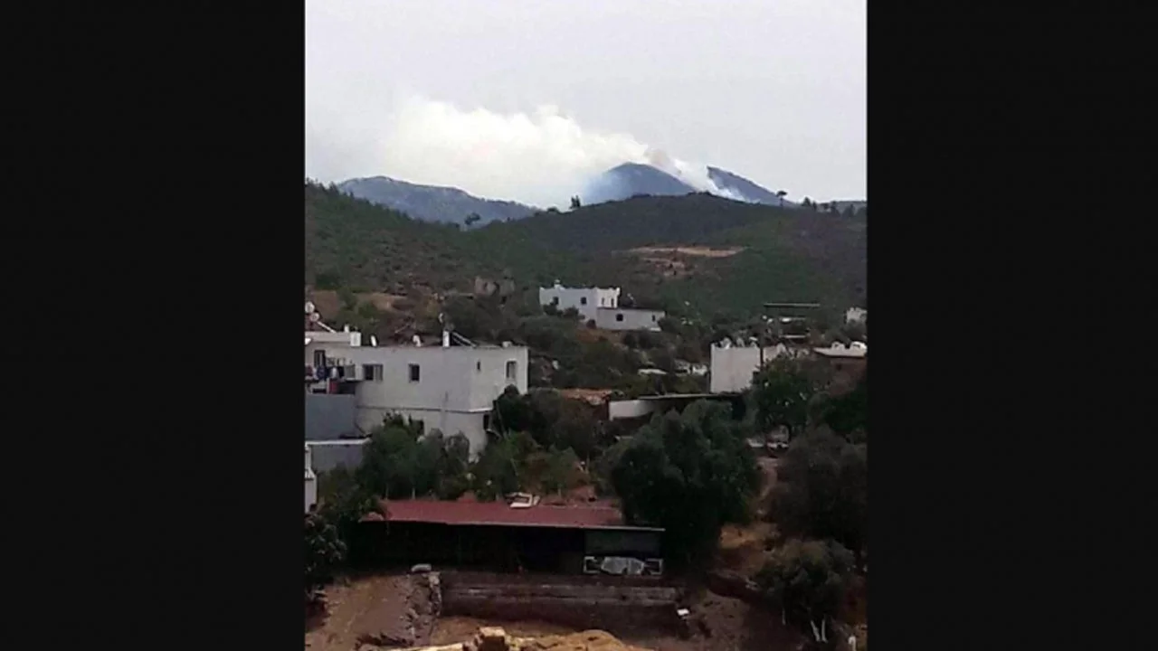 Bodrum Da Yangin Ekipler Havadan Mudahale Ediyor