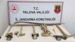 Yalova’da kaçak kazı yapan 4 kişi suçüstü yakalanarak gözaltına alındı!