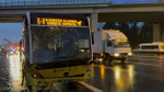 İstanbul'da özel halk otobüsü ile kamyon çarpıştı