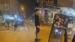 Bursa'da tekmeli yumruklu kavga! Cadde boks ringine döndü