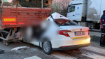 Sakarya'da korkunç kaza: Otomobil tıra ok gibi saplandı! Sürücü hayatını kaybetti