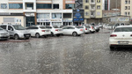 Kayseri'de 10 dakikalık dolu araçların üzerini kapladı