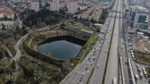 Kadıköy'deki su dolu inşaat çukuru Google Maps'de göl olarak algılanıyor! Hayrete düşüren görüntüler havadan dron ile görüntülendi