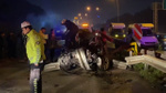 İstanbul'da korkunç kaza! Otomobil bariyerlere saplandı