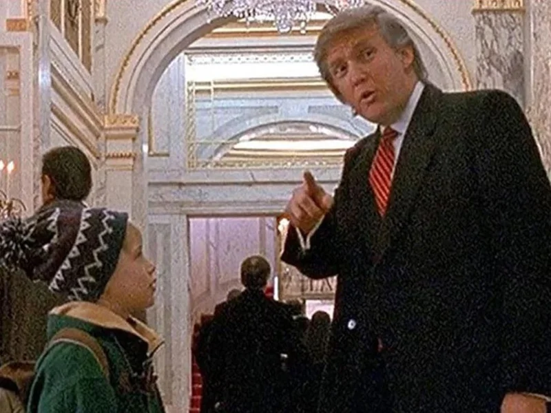 trump evde tek basina 2 filminden cikarilsin kampanyasi