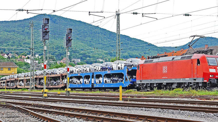 Bursa'da üretilen otomobiller Avrupa'ya trenle taşınacak! İşte projenin ayrıntıları...