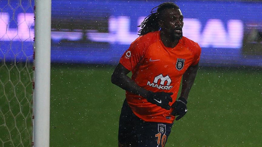 Adebayor Sarı-kırmızılı formayı giyecek