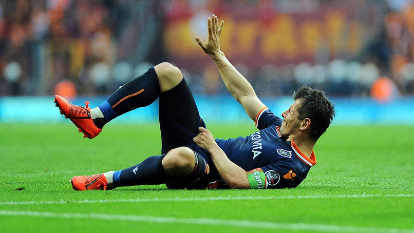 Başakşehir'de Emre Belözoğlu şoku!