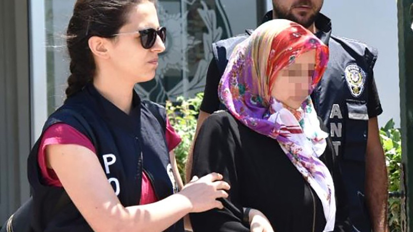 Meyve bıçağını sevgilisinin kalbine saplayan kadın: Ölmemek için yaptım