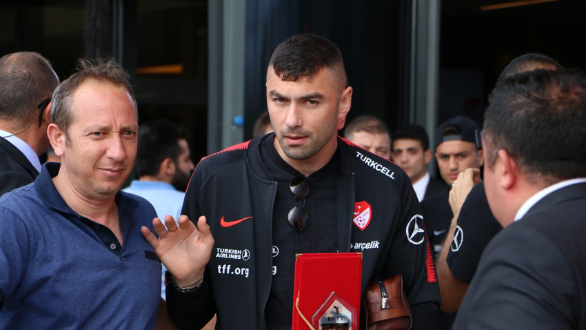 Milli Takım İzlanda'ya uçtu