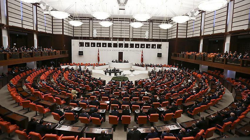 Yüz binleri ilgilendiren iki yasa yürürlükte