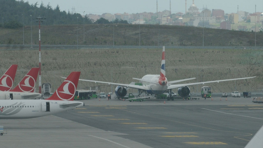 Arızalanan British Airways uçağı İstanbul Havalimanı'na indi