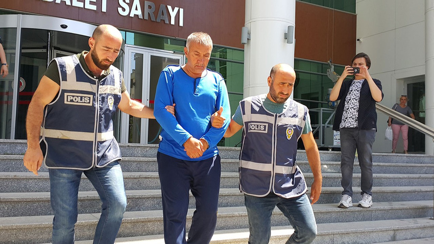 Kızını görmek isteyen karısını öldürdü!