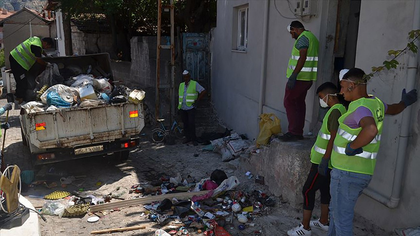 Kiraladığı evleri 'çöp ev'e dönüştürüyor
