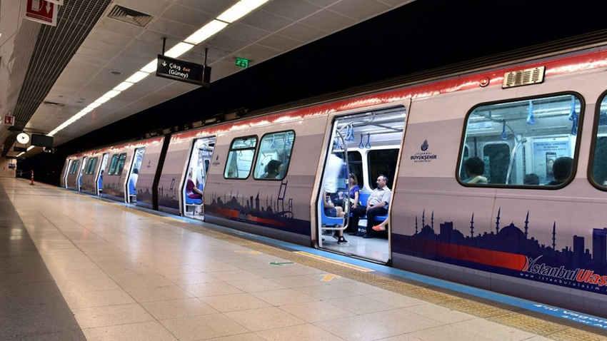 Metroda kirli hava uyarısı: Maske takın!
