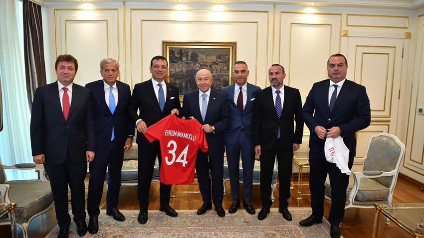 TFF Başkanı Nihat Özdemir, İBB Başkanı Ekrem İmamoğlu'nu makamında ziyaret etti