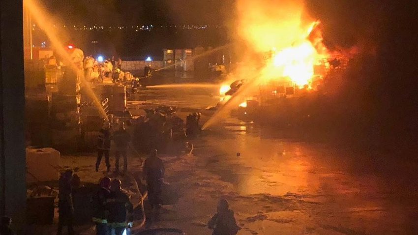 Denizli'de büyük fabrika yangını