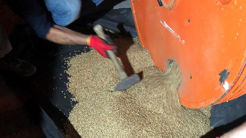 Hatay'da şoke eden olay! Sondaj makinelerinden 1 milyon 408 bin uyuşturucu hap çıktı...
