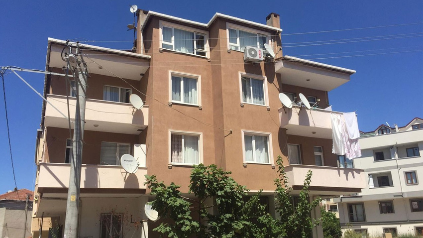 Plastik kelepçeyle boğulmuş halde bulundu!