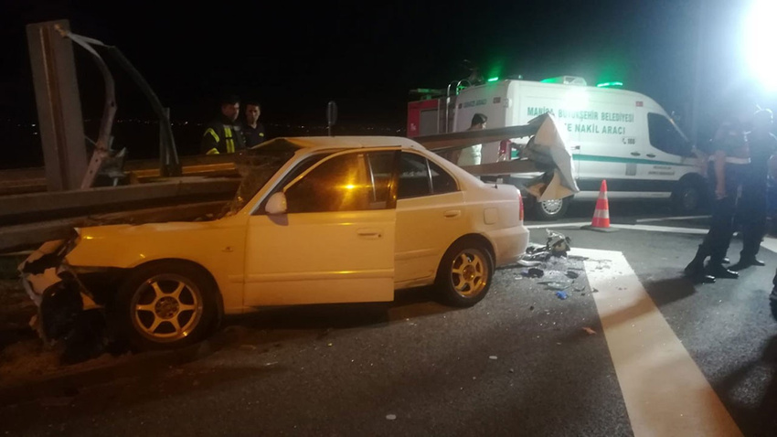 İzmir'de korkunç kaza!.. Feci şekilde can verdiler!