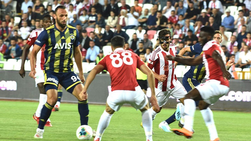 Sivasspor - Fenebahçe: 2-1 maç sonucu