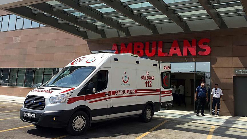Bayram ziyaretinde beşinci kattan düşen çocuk yaralandı