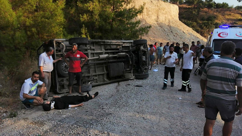 Safari cipi devrildi!.. Çok sayıda yaralı var!