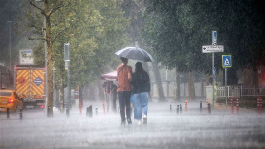Uyarı üstüne uyarı! İstanbul’u kara bulutlar kapladı