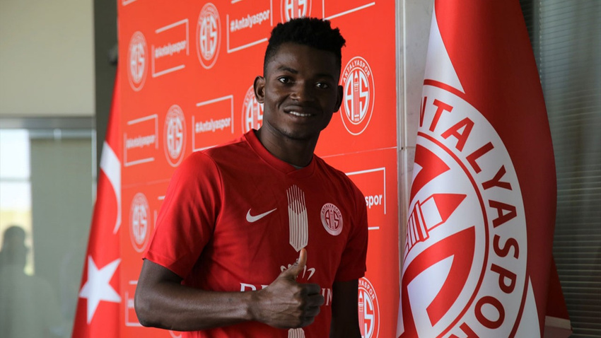 Antalyaspor'a Sporting Lizbon'dan transfer