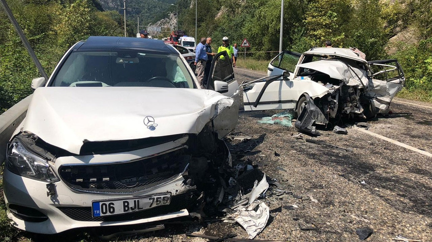 Kafa kafaya facia: 2 ölü, 7 yaralı