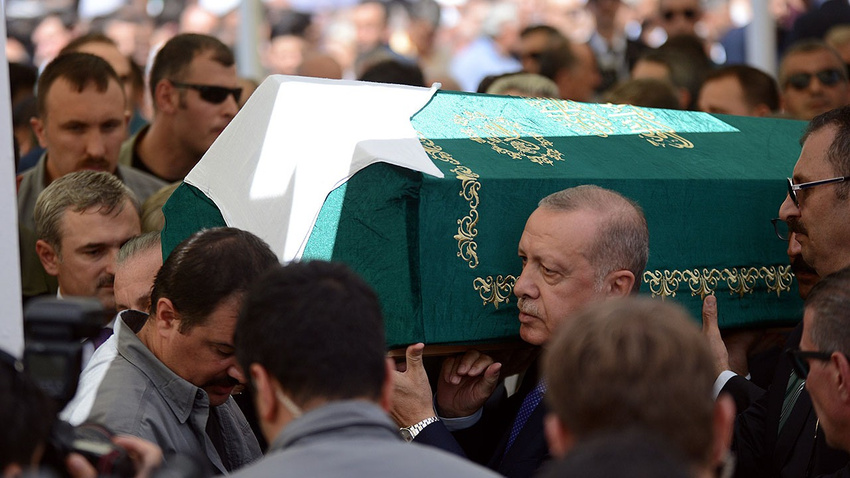 Şule Yüksel Şenler son yolculuğuna uğurlandı