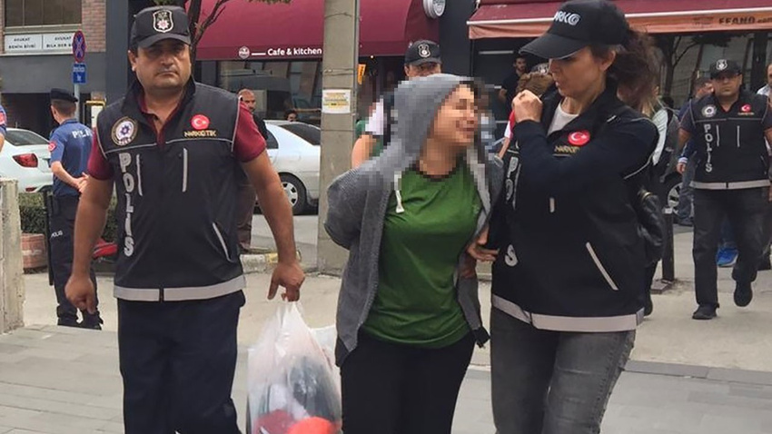 Adliye kapısında böyle seslendi: Özür dilerim anne