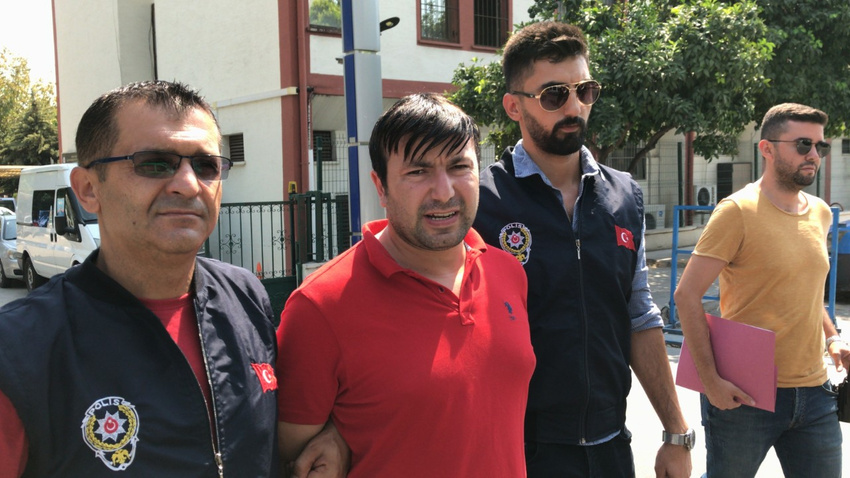 Sahte polis ev arkadaşlarını bile dolandırdı