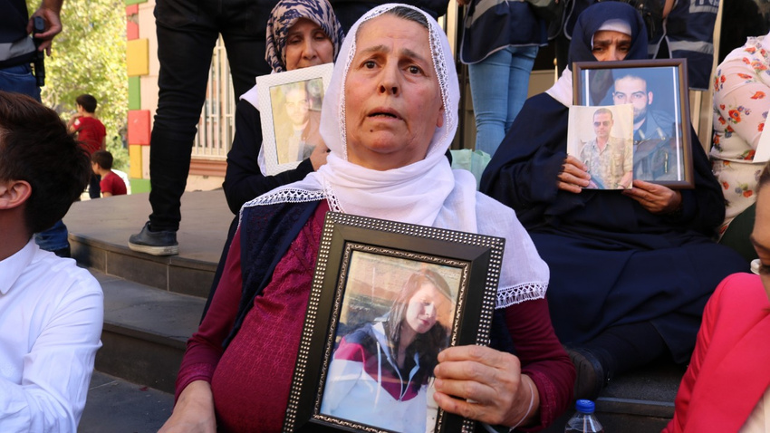 HDP önünde oturma eylemi yapan aile sayısı 24'e yükseldi