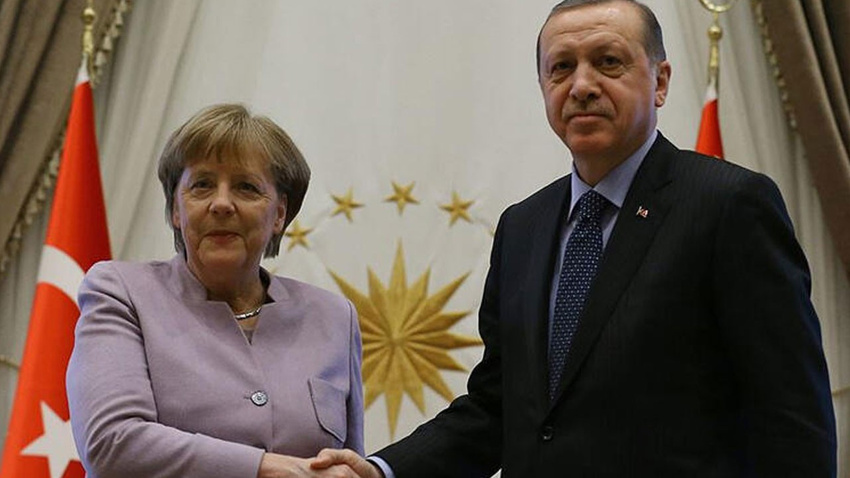 Erdoğan, Merkel ile telefonda görüştü