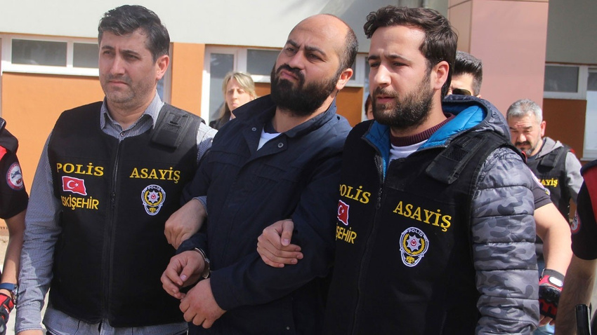 Sıkıldım' deyip duruşmayı terk etti