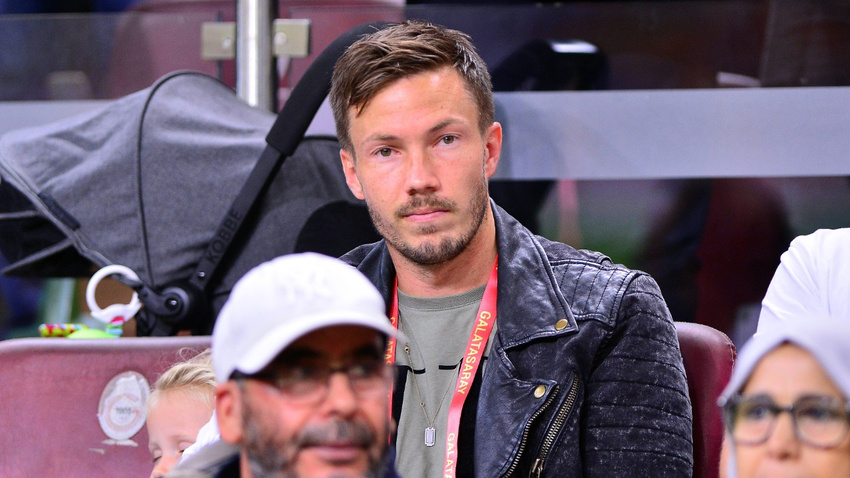 Martin Linnes maçı tribünden izledi