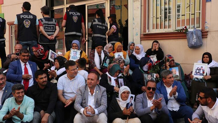 Diyarbakır'da ailelerden HDP hakkında suç duyurusu