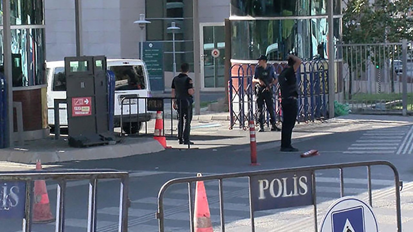 Çağlayan Adliyesi otoparkında silah sesleri!