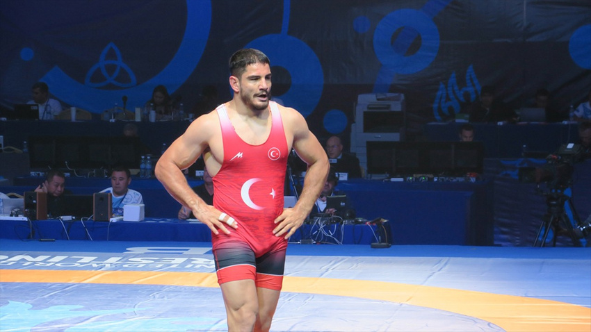 Taha Akgül finalde