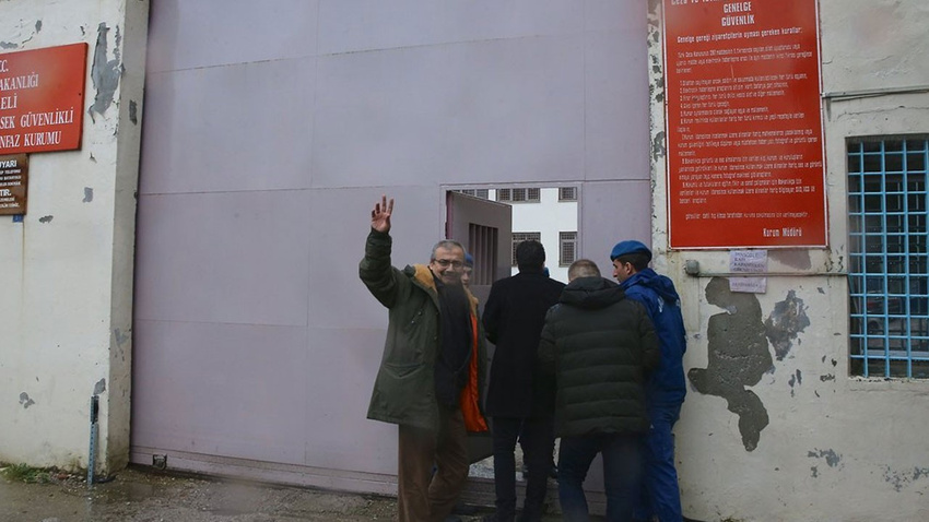 AYM'den Sırrı Süreyya Önder kararı