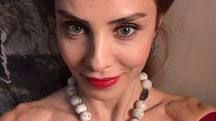 Nur Fettahoğlu klozetteki fotoğrafını paylaştı