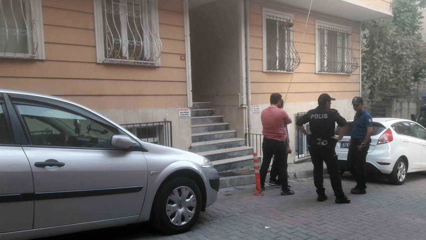 Polis, polisi omzundan vurdu