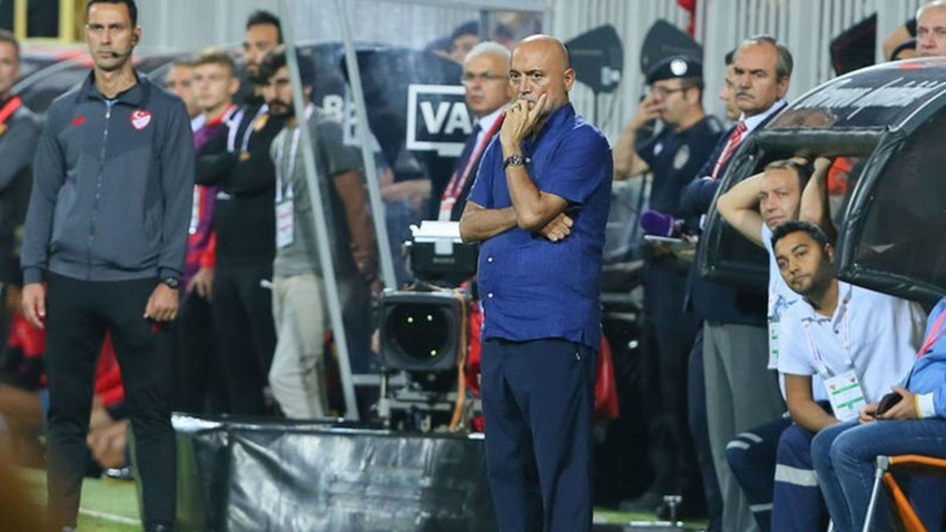 Süper Lig'de peş peşe istifalar!