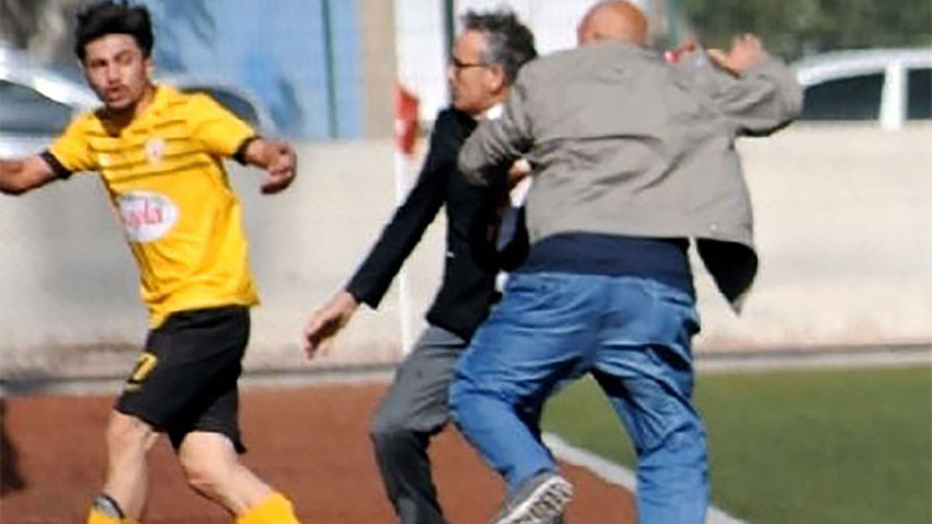 Kulüp Başkanı'nında kart gören futbolcuya dayak!