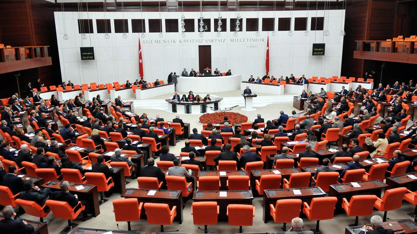 Yargı reformu teklifi komisyondan geçti