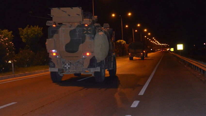 Sınıra gece yarısı komando ve mühimmat takviyesi