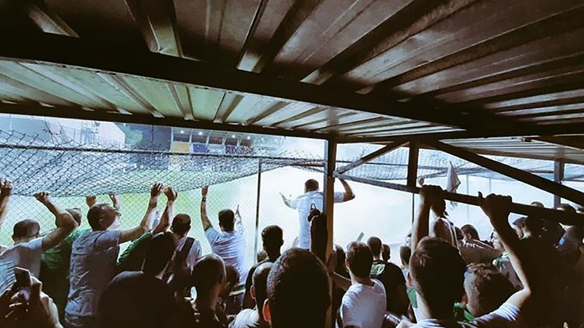 Kafes tribün UEFA'ya şikayet edildi